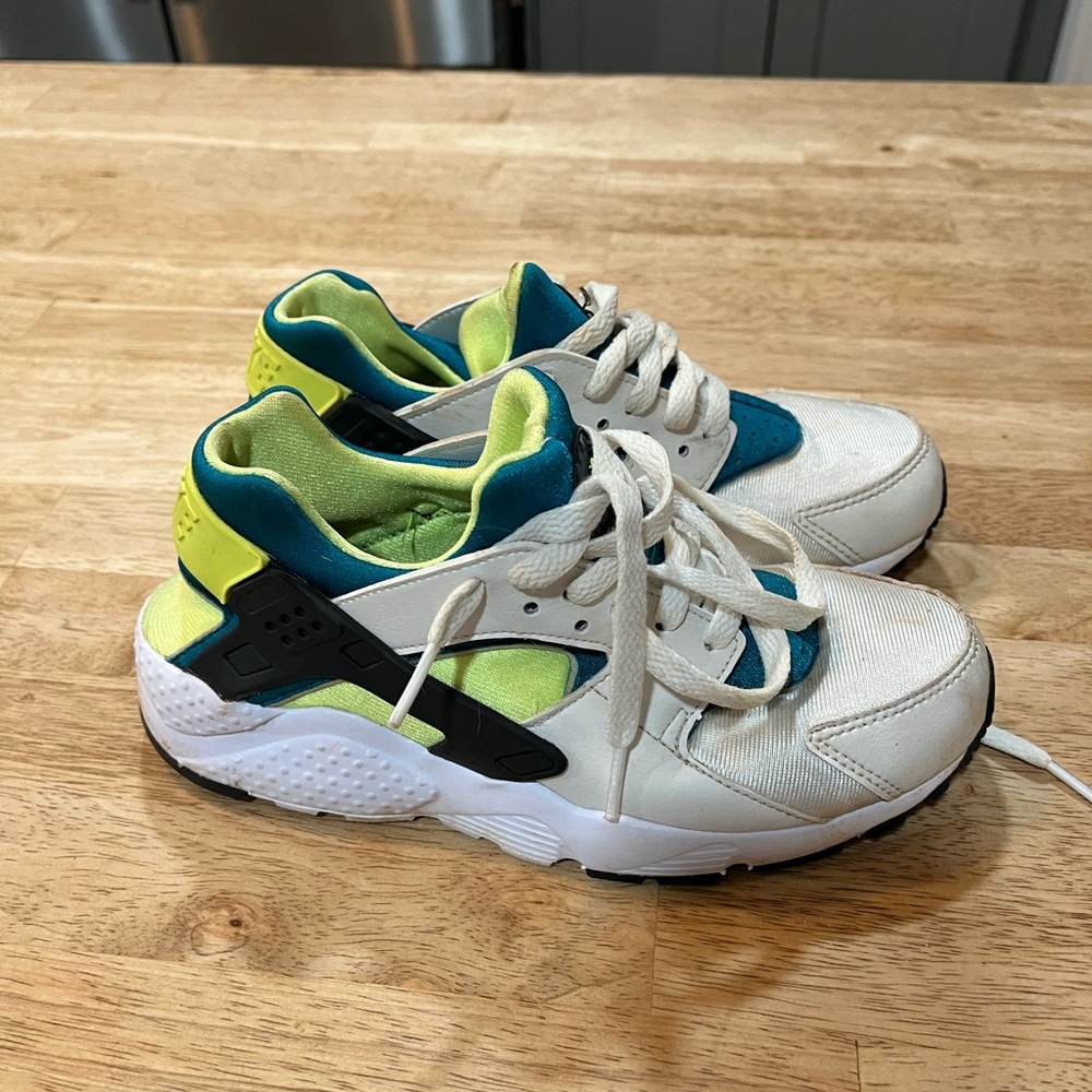 Nike Air Huarache GS 4.5Y White Teal Volt Black 654275-045 Youth Sneakers Z